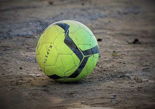 而足球本身 而足球本身